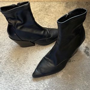 Pretty little thing pointy black booties size 5